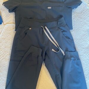 Figs dark harbor Zamora and Catarina